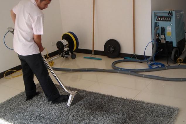 南昌保洁公司讲解地毯清洗方法及其注意事项