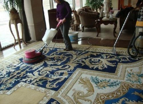 南昌保洁公司浅析消除地毯内部的灰尘