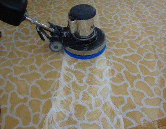 南昌保洁公司浅析地毯清洗污渍的几种常见方式