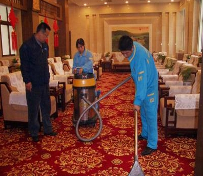 南昌保洁公司讲解清洗地毯的步骤
