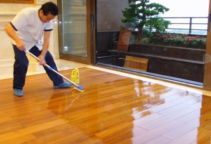 江西清洗公司浅析木地板的保养