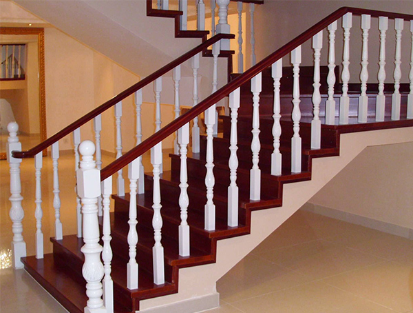 木制楼梯上的油漆怎么去除